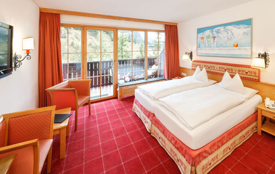 Double room with comfortable furnishings with balcony