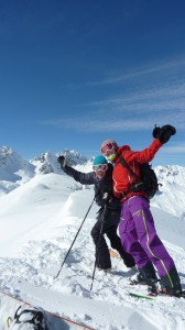 Wiedersehen bei meterhohem Pulverschnee + strahlendem Sonnenschein