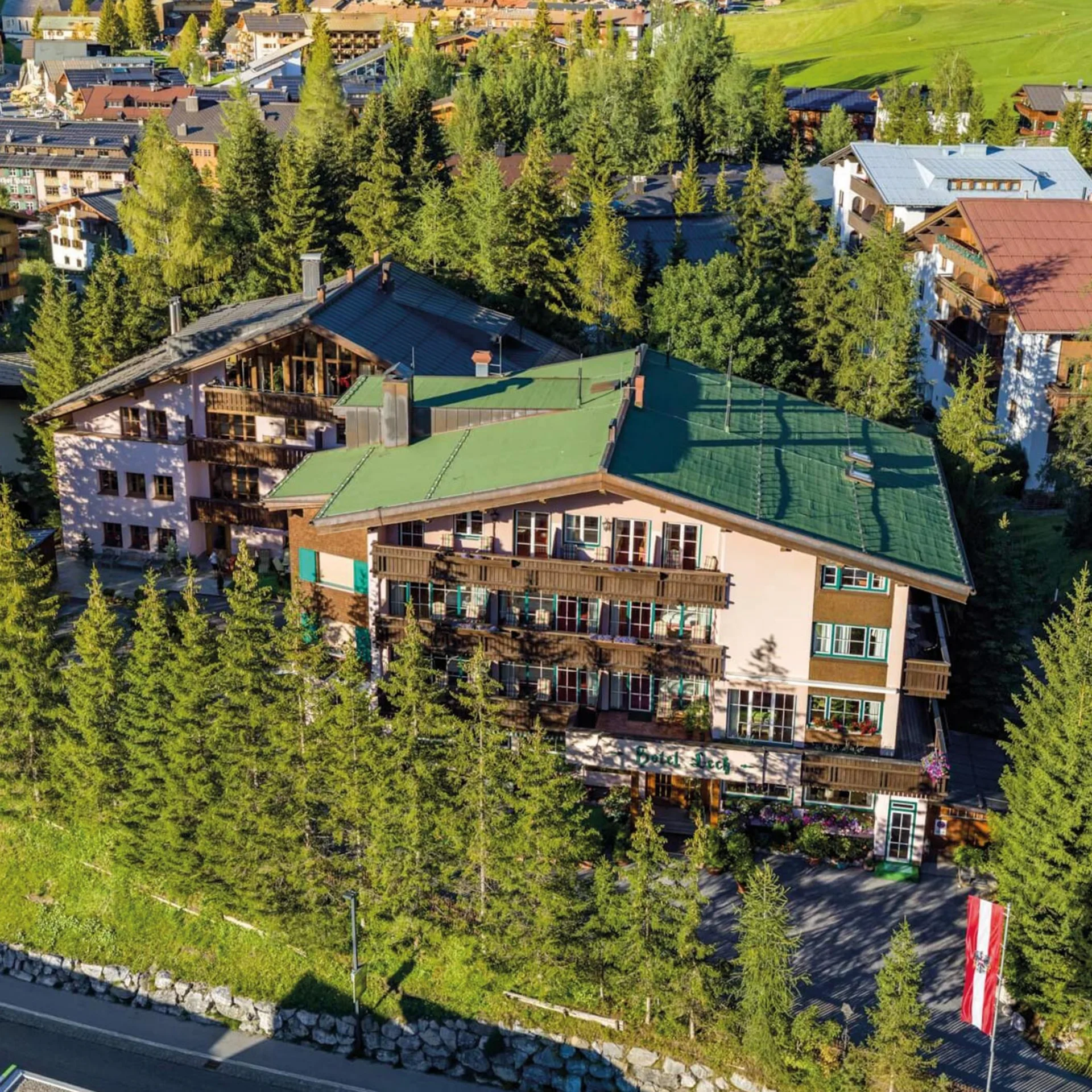 Hotel Lech in Lech am Arlberg | Sehr b‘sundrig seit 1954