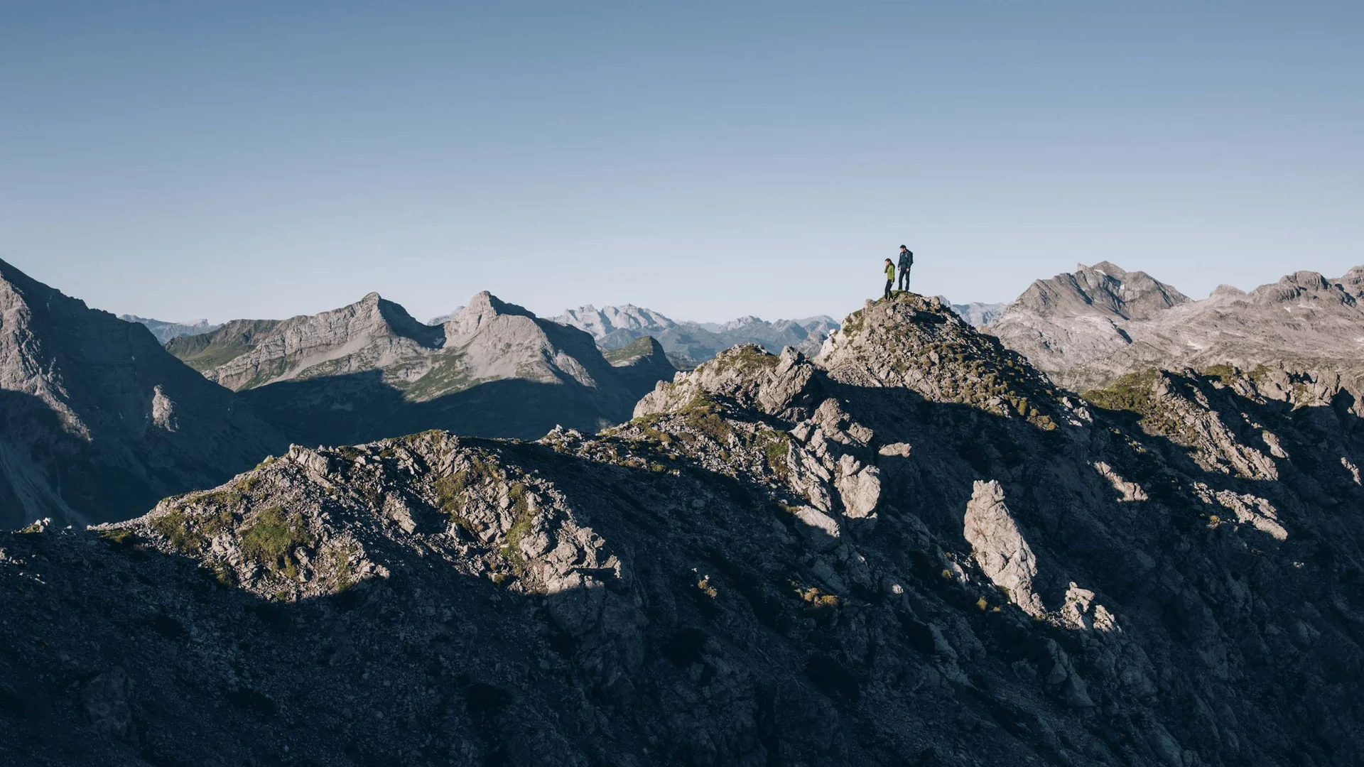 Wanderurlaub am Arlberg | Hotel Lech in Lech: Sehr b’sundrig. Wanderurlaub am Arlberg | Hotel Lech in Lech: Sehr b’sundrig.