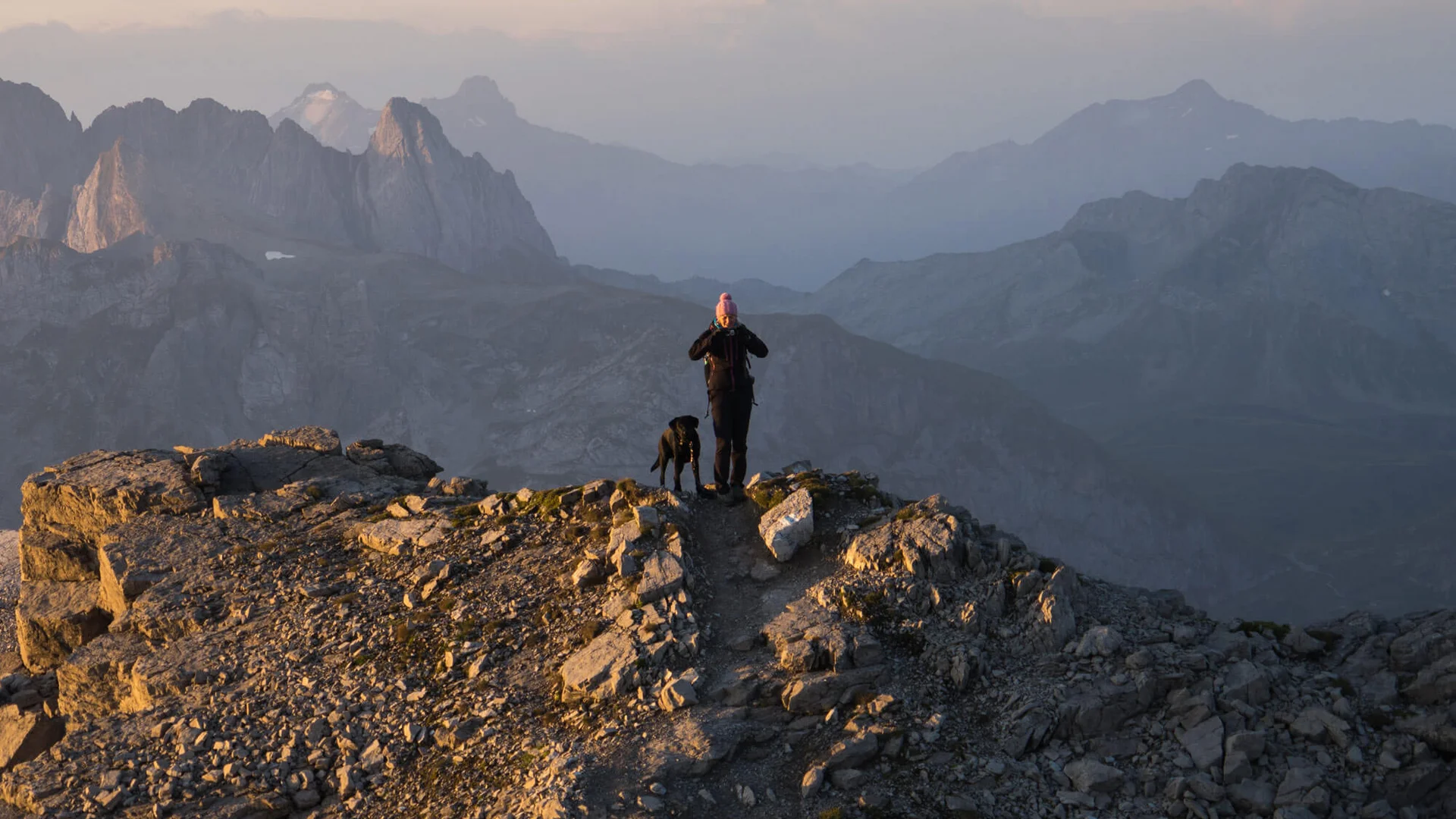 Wanderurlaub am Arlberg | Hotel Lech in Lech: Sehr b’sundrig. Wanderurlaub am Arlberg | Hotel Lech in Lech: Sehr b’sundrig.