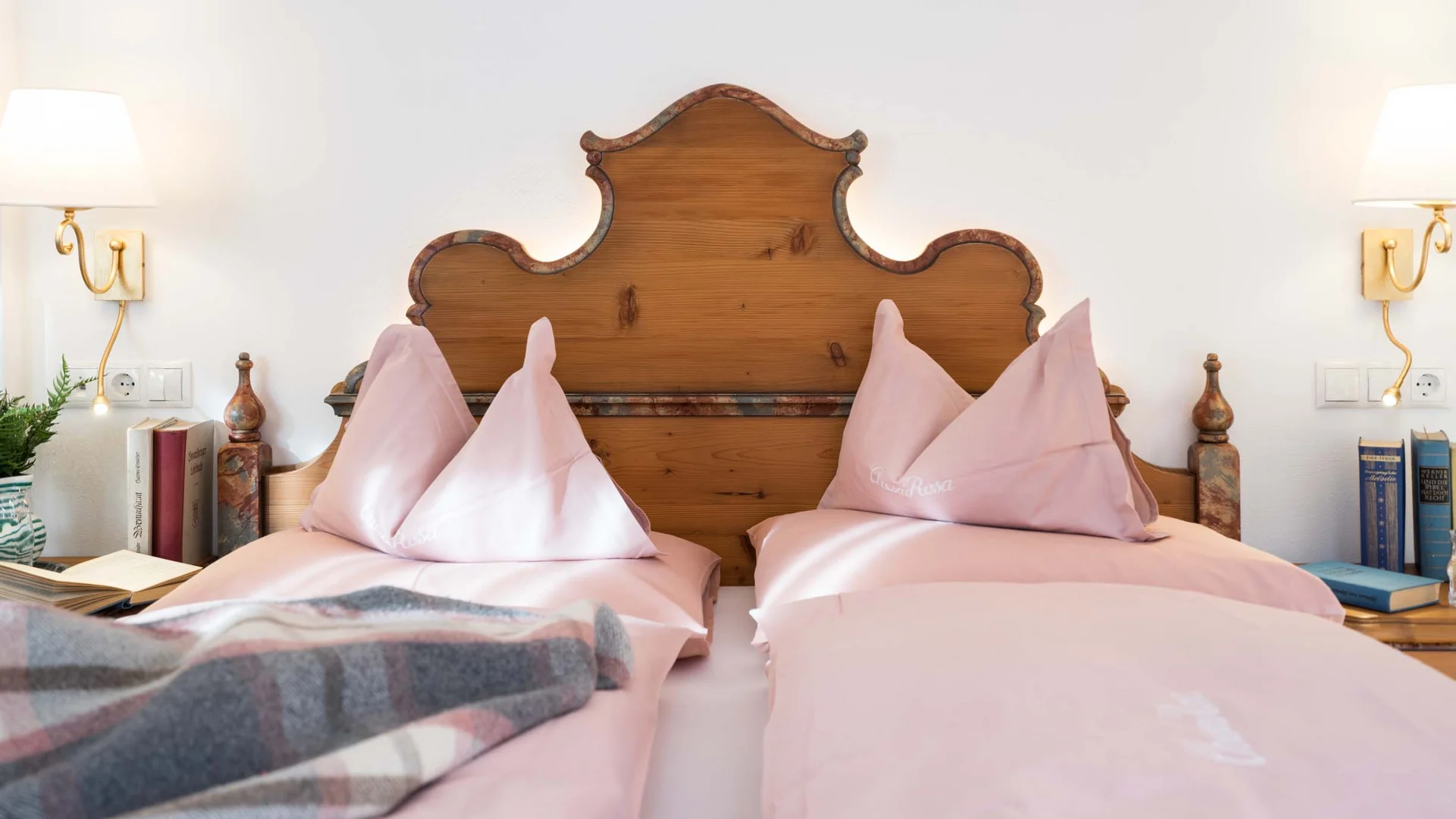 Zimmer & Suiten Hotel Lech am Arlberg | b’sundrige Erholungsjuwelen Zimmer & Suiten Hotel Lech am Arlberg | b’sundrige Erholungsjuwelen