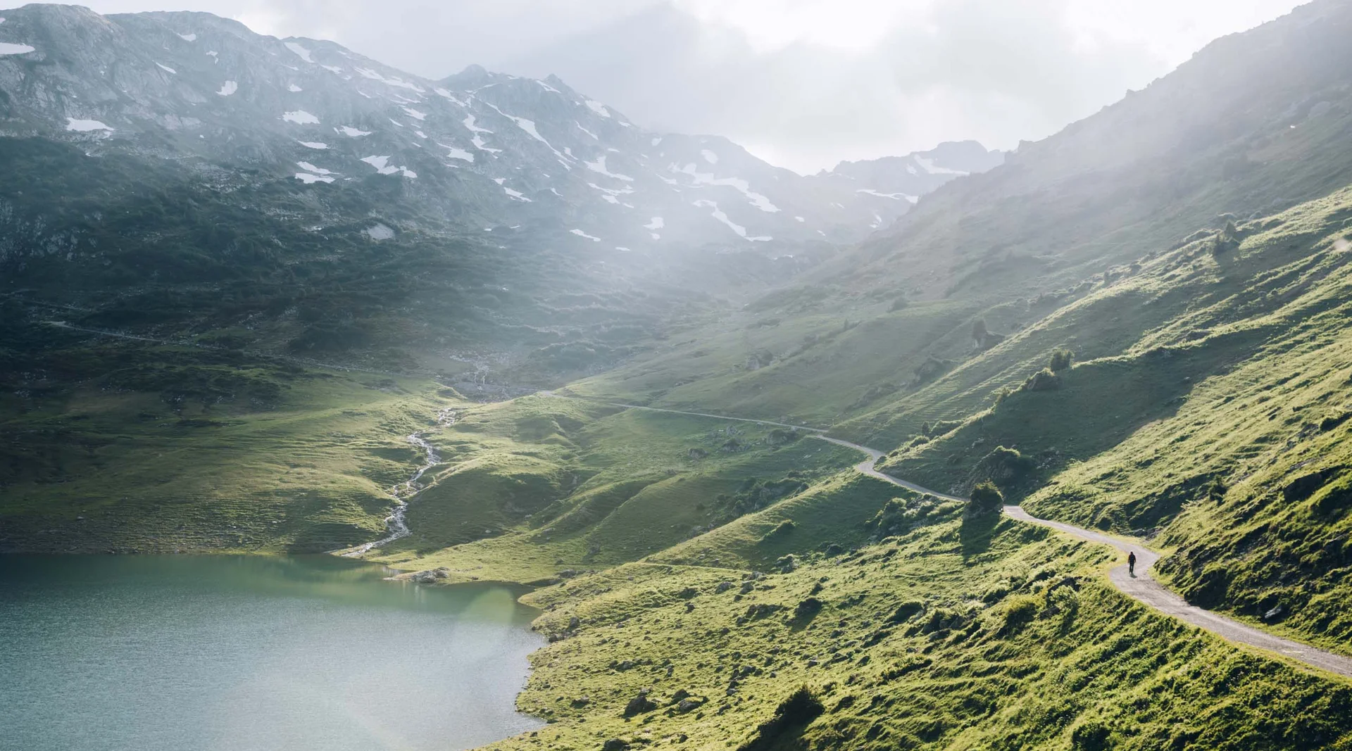 Wanderurlaub am Arlberg | Hotel Lech in Lech: Sehr b’sundrig. Wanderurlaub am Arlberg | Hotel Lech in Lech: Sehr b’sundrig.